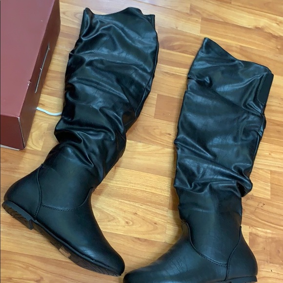NIB Over the knee boots - Picture 4 of 6